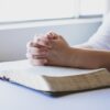 Comment faire de la place à Dieu dans sa déco de maison ?