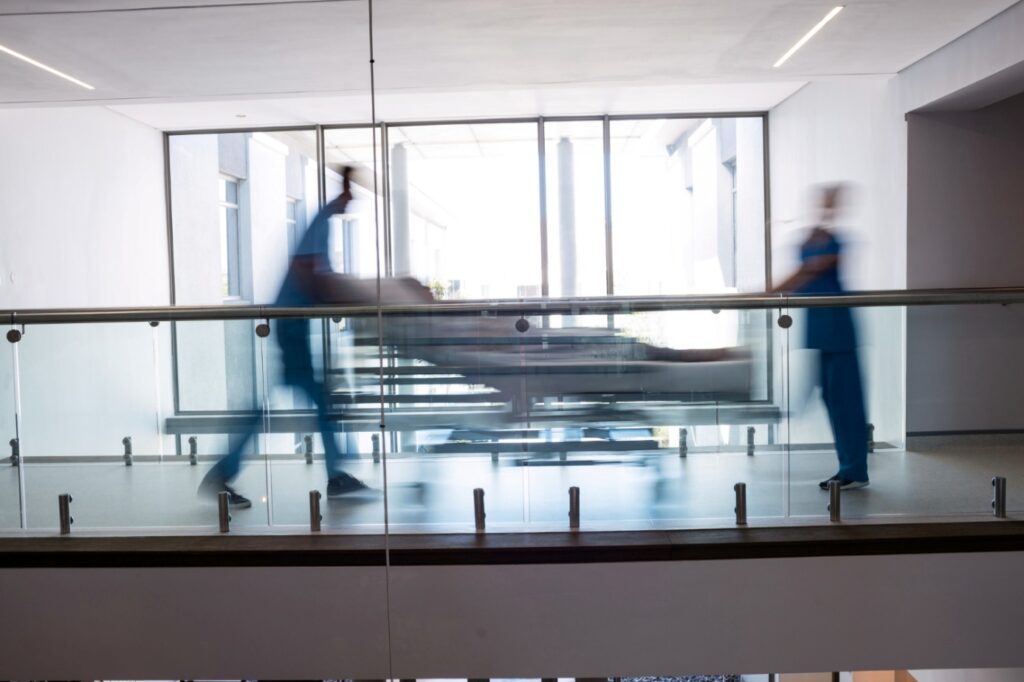 Évacuation Sanitaire Cardiologique en Tunisie : Urgences, Défis et Solutions Sous-titre : Entre Délais Critiques et Enjeux Financiers, le Parcours du Combattant Cardiaque